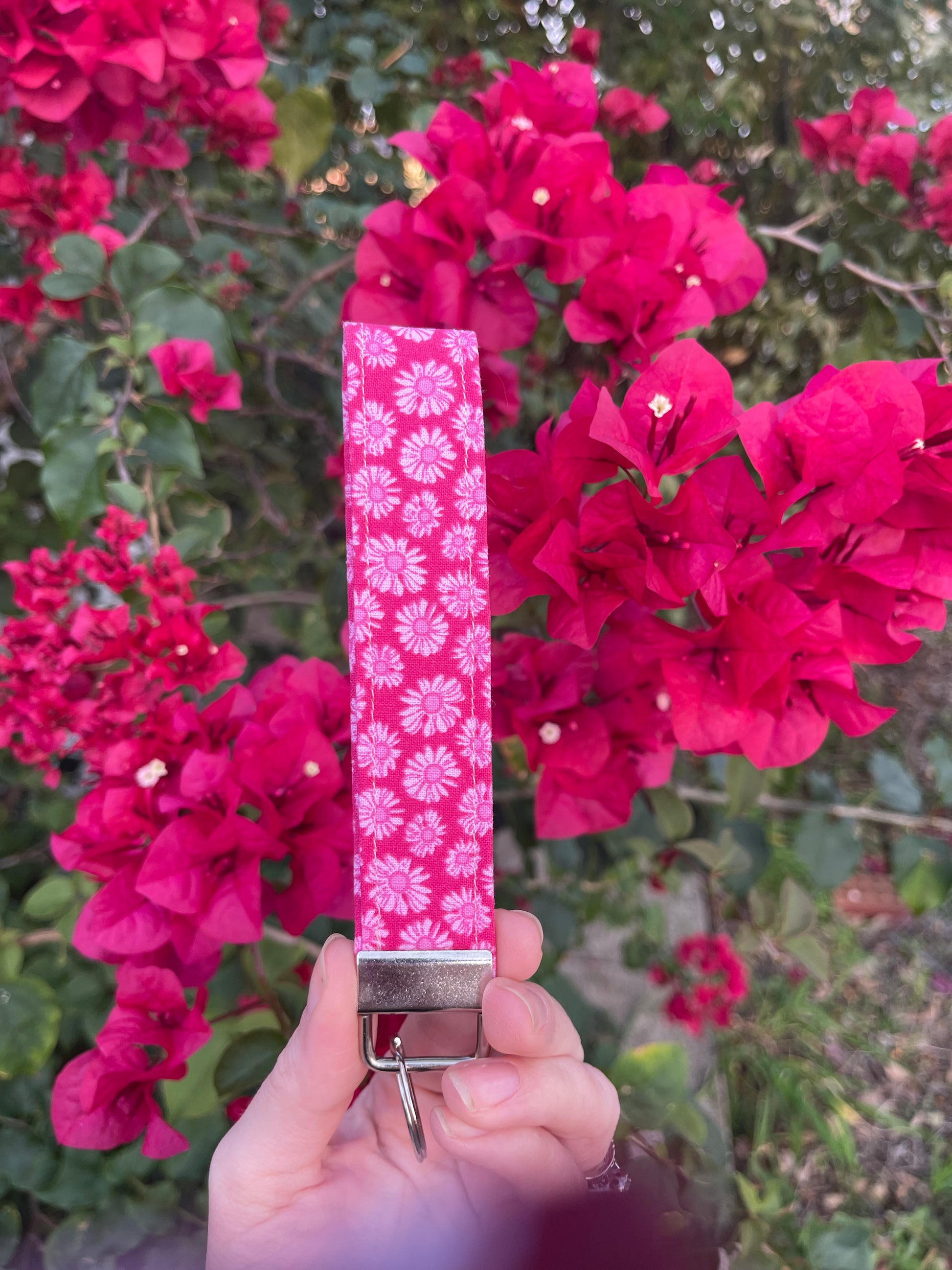 Fuchsia Daisy Wristlet