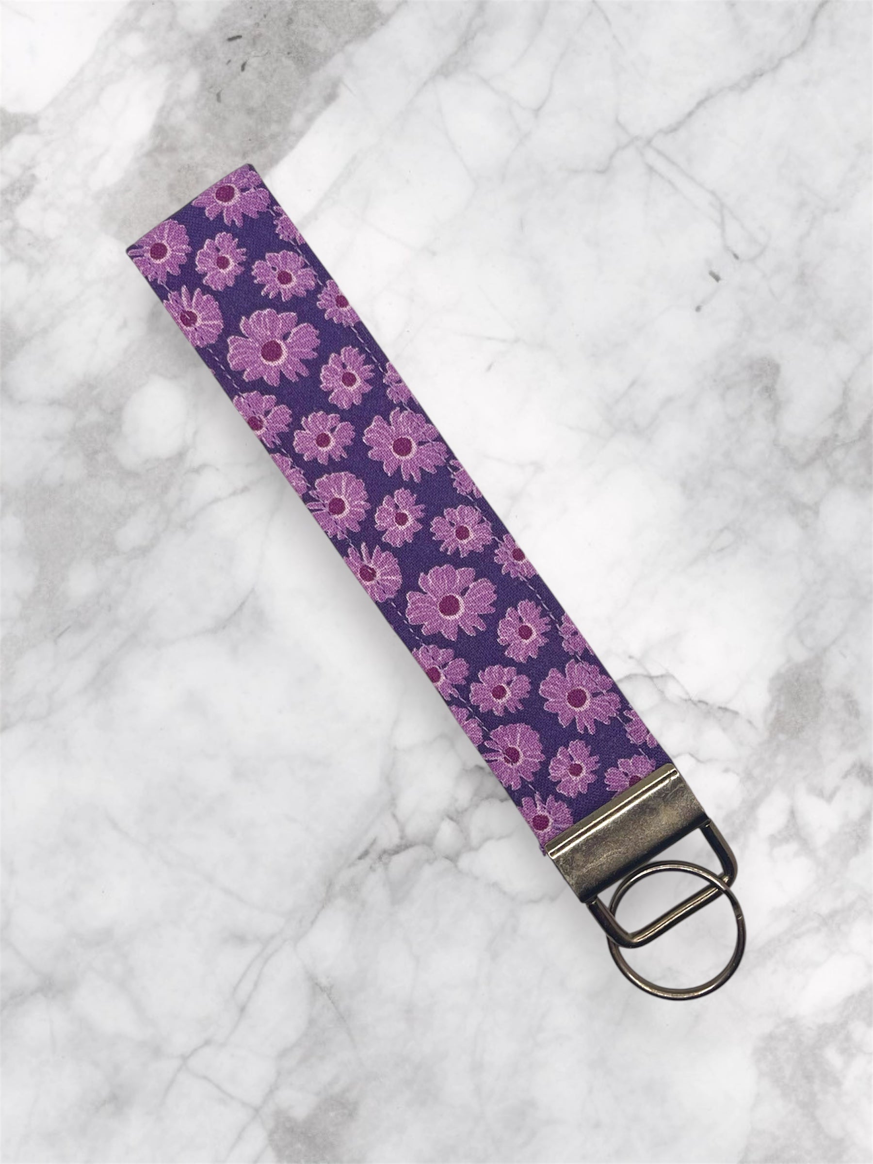 Lavender Daisy Wristlet