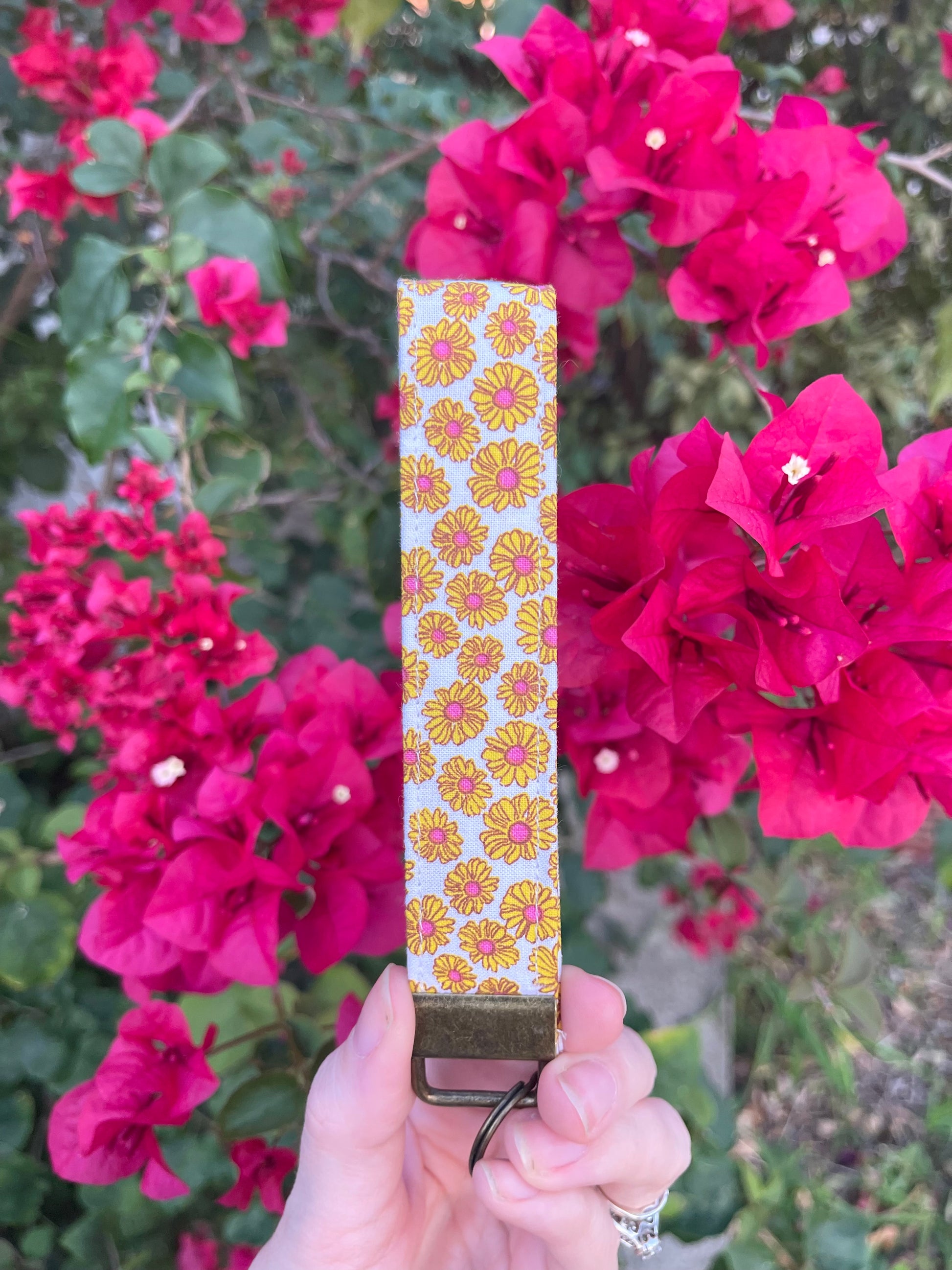 Sunshine Daisy Wristlet